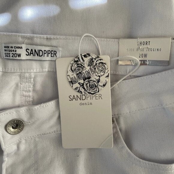 Sandpiper White Denim Shorts Plus Size 20W High Rise Floral Embroidered Stretch - Picture 5 of 5